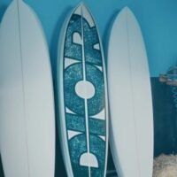 高級ブランド「Dior」がコラボでサーフボードとウエットスーツをリリース