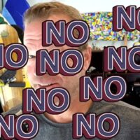 「カワバンガ」って英語表現は使う!?ネット検索が多いサーファーへの質問