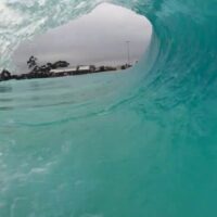 韓国と同じ造波装置の豪アーバンサーフ！バレル映像もありのトリップガイド動画