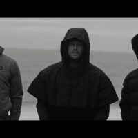 ミック、メイソン、ガブリエルの豪サーチトリップ作品「The Kangs」