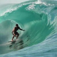 2023年ファーストスウェルがヒットしたグリーンブッシュでのフリーサーフ動画