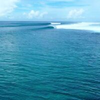 3月雨季オフシーズンのインドネシアの波は!?メンタワイ諸島でのフリーサーフ動画