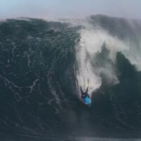 8月終わりに豪シッピーズが炸裂でボディサーファーの姿も！フリーサーフィン動画