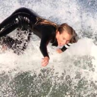 ワイプアウト時にサーファーが浮かべる表情とは!?ハイライト動画