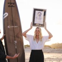 ローラ・エネヴァーがビッグウェイブのギネス世界記録更新へ!サイズは43.6フィート