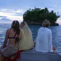 メンタワイ諸島でのボートトリップ!ジュリエット・ラコムのフリーサーフィン動画