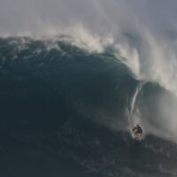 リッジ・レニーが解説するマウイ島ジョーズでメイクした自身最大サイズのバレル動画