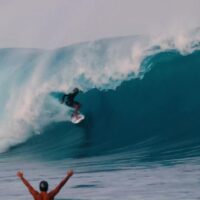 【必見】メンタワイ諸島カンドゥイのビッグバレルを貸切!コア・ロスマンのVlog動画