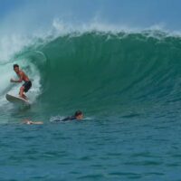 バリ島人気サーフスポットのクタリーフ！アベレージサイズのフリーサーフ動画