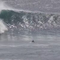 ビッグサイズになったバリ島ウルワツ動画!波に巻かれる関連の英語表現も