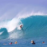 8月前半に本領発揮となったメンタワイ諸島カンドゥイ！ビッグバレルサーフィン動画