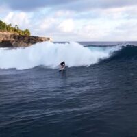 レンボンガン島の南のチュニガン島!マハナポイントでのフリーサーフィン動画