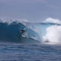 ルーク・スワンソンなどによる2024年8月のメンタワイ諸島でのフリーサーフ動画