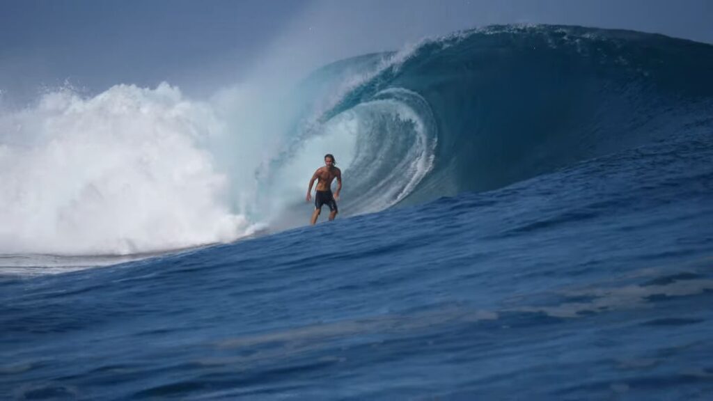 メンタワイ諸島スケアクロウが8月に炸裂！フリーサーフィン動画