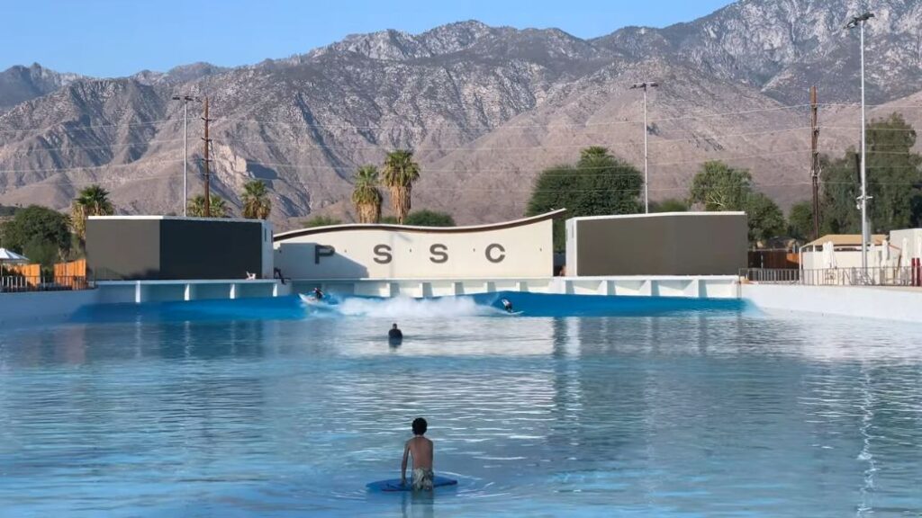 カリフォルニア州の砂漠エリアにあるウェイブプール「PSSC」！波の発生周期など