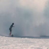 ビッグスウェルでパイプラインのサードリーフがブレイク!コア・ロスマンのVlog動画