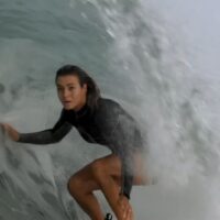 バレルを求めてインドネシアと中米へ!ローラ・コビヤのサマートリップ動画