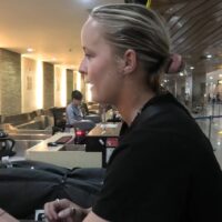 1本1万円のボードチャージ!豪トップ女性サーファーによるレイキートリップ動画