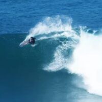 バロン・マミヤが大炸裂のマウイ島ホノルアベイへ！フリーサーフィン動画