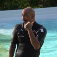 ボビー・マルティネスがウェイブガーデン社デモ施設へ!フリーサーフィン動画