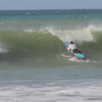 南米ペルーのハードなサーフスクール！ハードだけどフェイスから波に乗せる技術