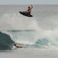 覚醒したスンバワ島ペリスコープ！ブロンソンなどのフリーサーフィン動画