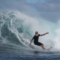 還暦越えで元ワールドチャンピオンのバートン・リンチ!ハワイでのフリーサーフ動画