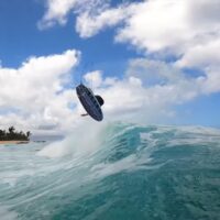 スポンジボードでもハイパフォーマンス!キャッチサーフライダーのハワイ動画