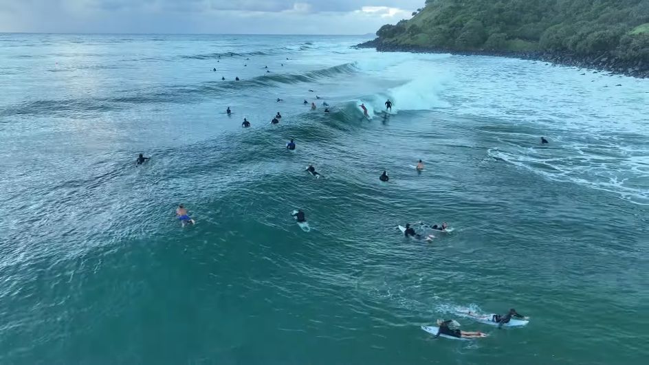 2025年ゴールドコーストプロ最終日早朝のバーレーヘッズ！フリーサーフィン動画