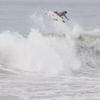 和井田理央がホームのバリ島へ!ウルワツとクラマスでのフリーサーフィン動画