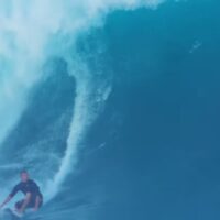 ビラボンライダーによる2024/2025年シーズンのハワイでのハイライトサーフ動画