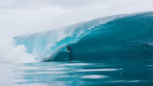 ローカルのエイメオ・チェルマクが公開したチョープー炸裂のフリーサーフ動画