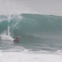 短いツインでビッグサイズのバリ島ウルワツ!ウィリアム・アリオッティのサーフ動画