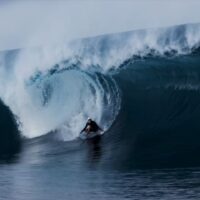 タヒチ・チョープー サーフィン写真集「Teahupoo」ティム・マッケンナ 撮影 タヒチ・チョープー サーフィン写真集「Teahupoo」ティム