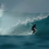 グリーンブッシュも覚醒！9月頭のメンタワイ諸島のフリーサーフィン動画