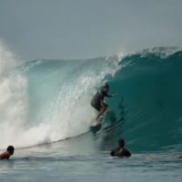 ピークシーズンを終えた9月のインドネシア！メンタワイ諸島でのフリーサーフ動画