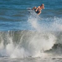 19歳でISA金メダルを取ったデーン・ヘンリーのエルサルバドルでのフリーサーフ動画