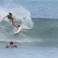 バリ島クタビーチの北側に位置するレギャンビーチ!穴場のフリーサーフィン動画