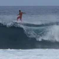 和井田理央のインドネシア国内トリップ!レイキーとデザートでのフリーサーフ動画