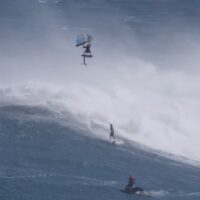 【必見】カイ・レニーによる24/25年シーズンのビッグウェイブサーフィンハイライト動画