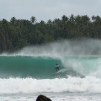 6フィート越えのスウェルがヒットした先週のニアス島!フリーサーフィン動画