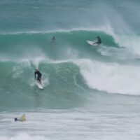 9月にヒュージスウェルがヒットしたJベイ！ワイルドコンディションのフリーサーフ動画