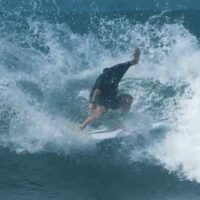 ジョアン・チアンカの中米エルサルバドルでのワイルドなフリーサーフィン動画