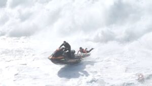 ナザレで25/26年シーズンが幕開け！ファーストスウェルでのフリーサーフィン動画