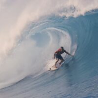 今季最大サイズのスウェルがヒット！オアフ島アウターリーフでのパドルサーフ動画