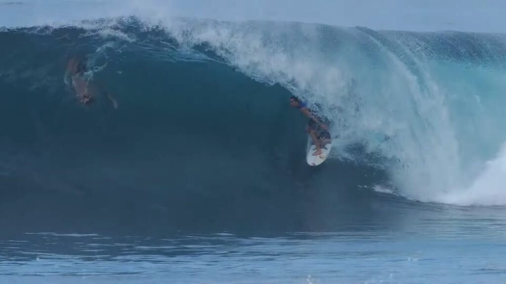 ライトバレルのカリブ海スープボウル！マイケルとコアのフリーサーフィン動画