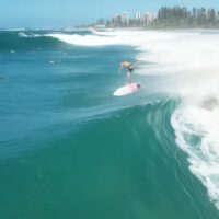 ケリーも乗った昨季のサイクロン「アルフレッド」スウェル！フリーサーフ動画