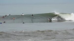 シーズンだけどシーズンじゃない1月雨季のバリ島クラマス！フリーサーフ動画