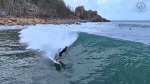 ベトナム中部ダナンに位置するロングレフトのポイントブレイク！フリーサーフ動画