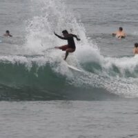 バリ島クラマスの雨季で小波コンディションでのフリーサーフィン動画